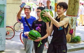 学校附近吃瓜,美食地图带你畅游味蕾之旅