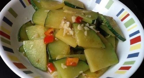 吃想瓜能长肉吗,吃西瓜真的能增肥吗？揭秘瓜果热量与体重关系